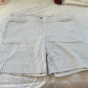 Bermuda dress shorts